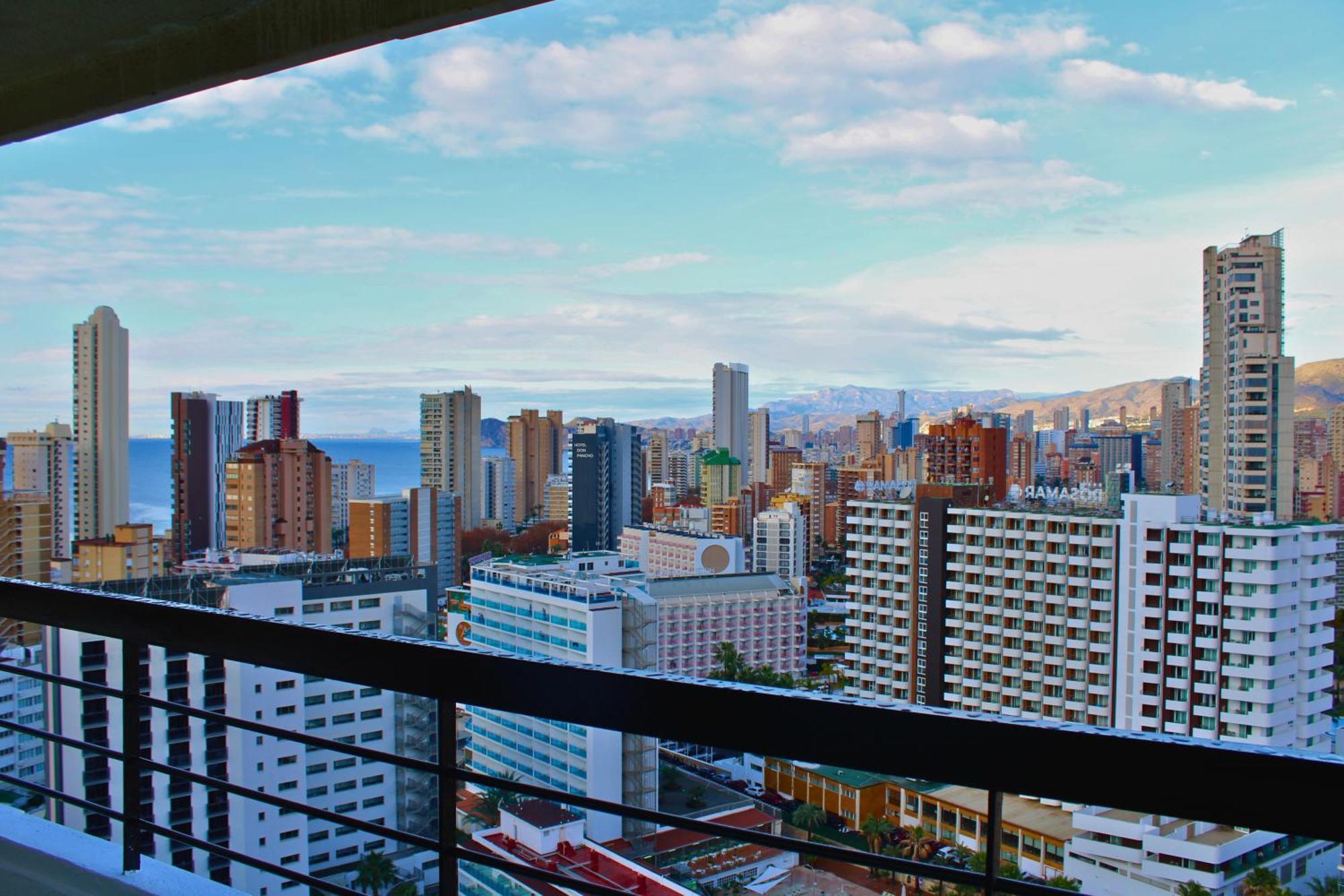 Acuarium Tower Levante Apartamento