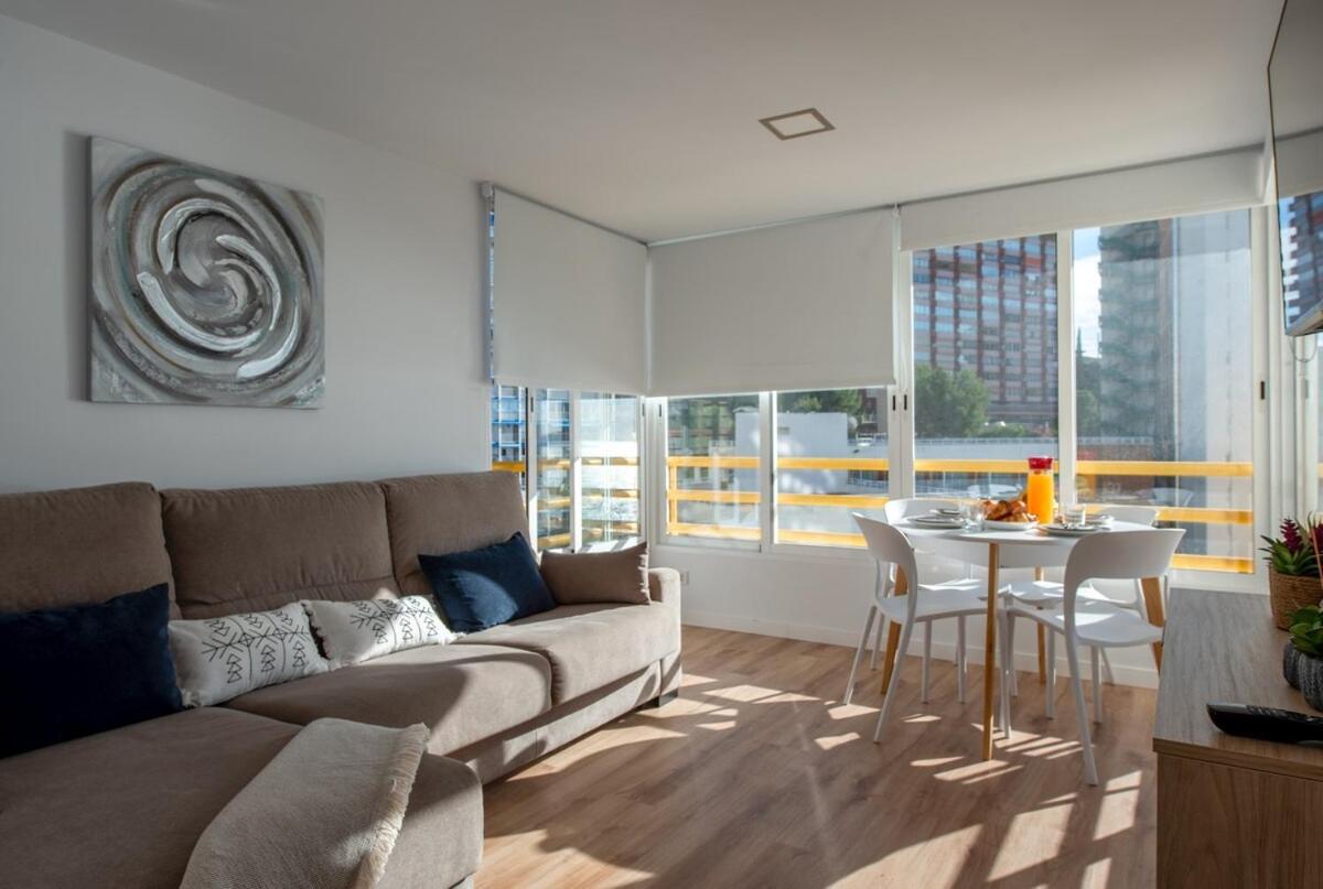 Stunning New Apt, 1min, 2br, Parking * Benidorm