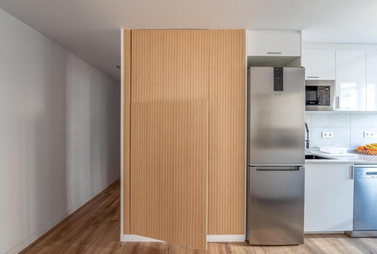 Stunning New Apt, 1min, 2br, Parking *