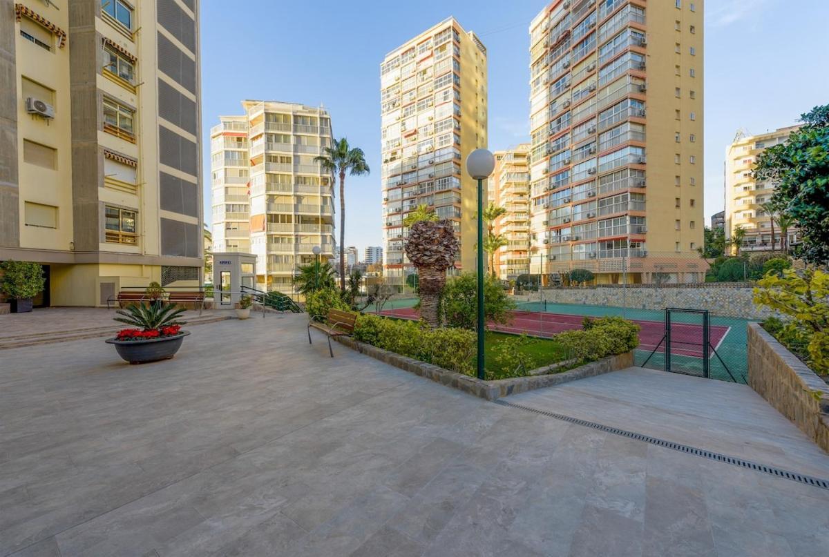 Stunning New Apt, 1min, 2br, Parking Benidorm
