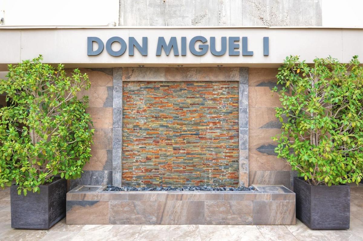Apartamento Stunning New Apt, 1min, 2br, Parking