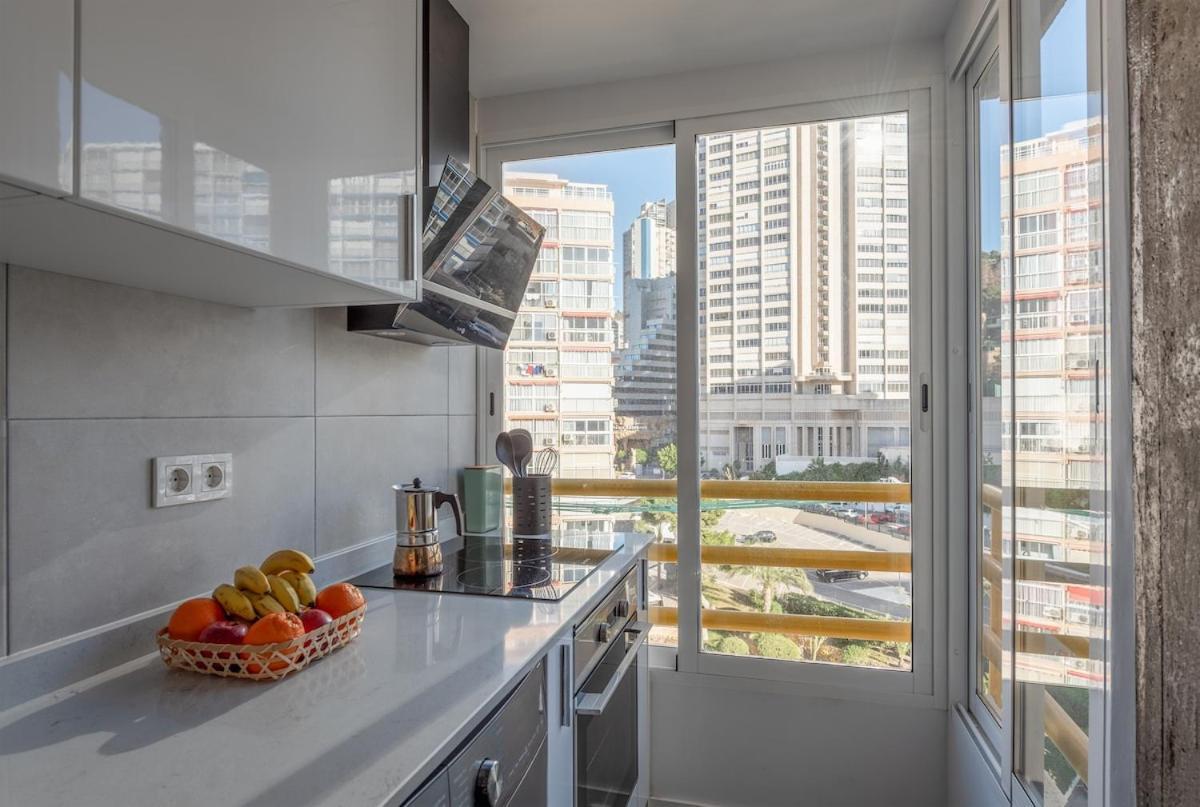 Stunning New Apt, 1min, 2br, Parking