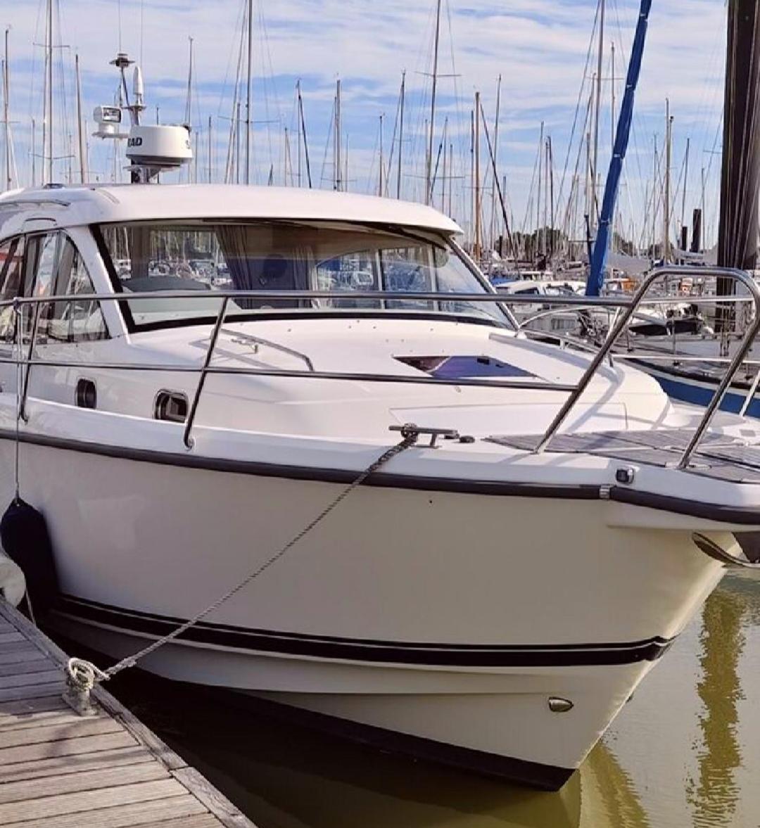 Motor Yacht Alicante Hotel en barco Benidorm