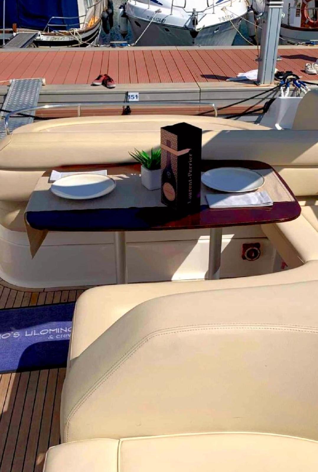 Hotel en barco Motor Yacht Alicante Benidorm