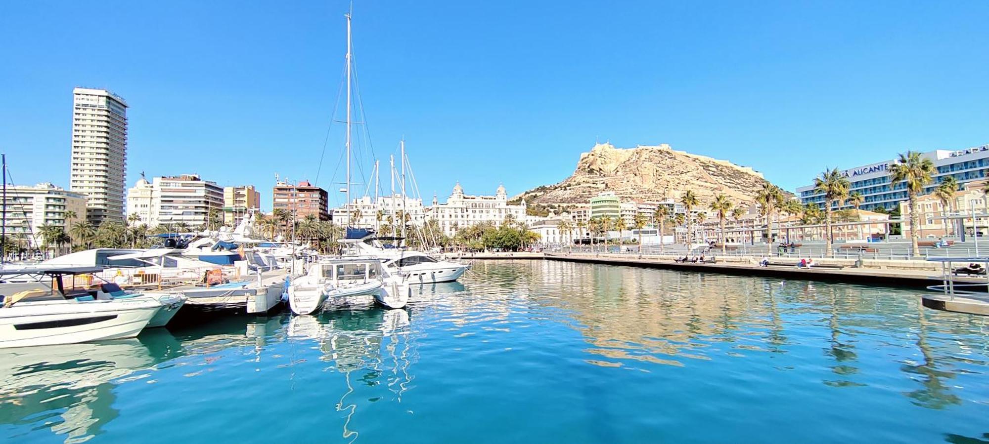 Hotel en barco Motor Yacht Alicante Benidorm