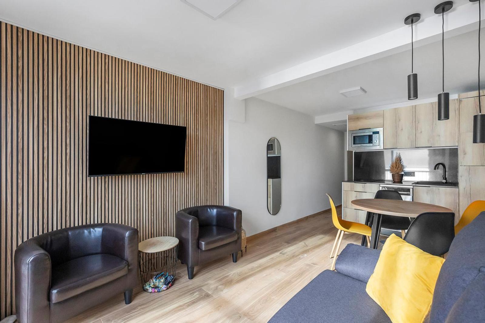 Reformed Sea Views In With Ac And Pool Apartamento *