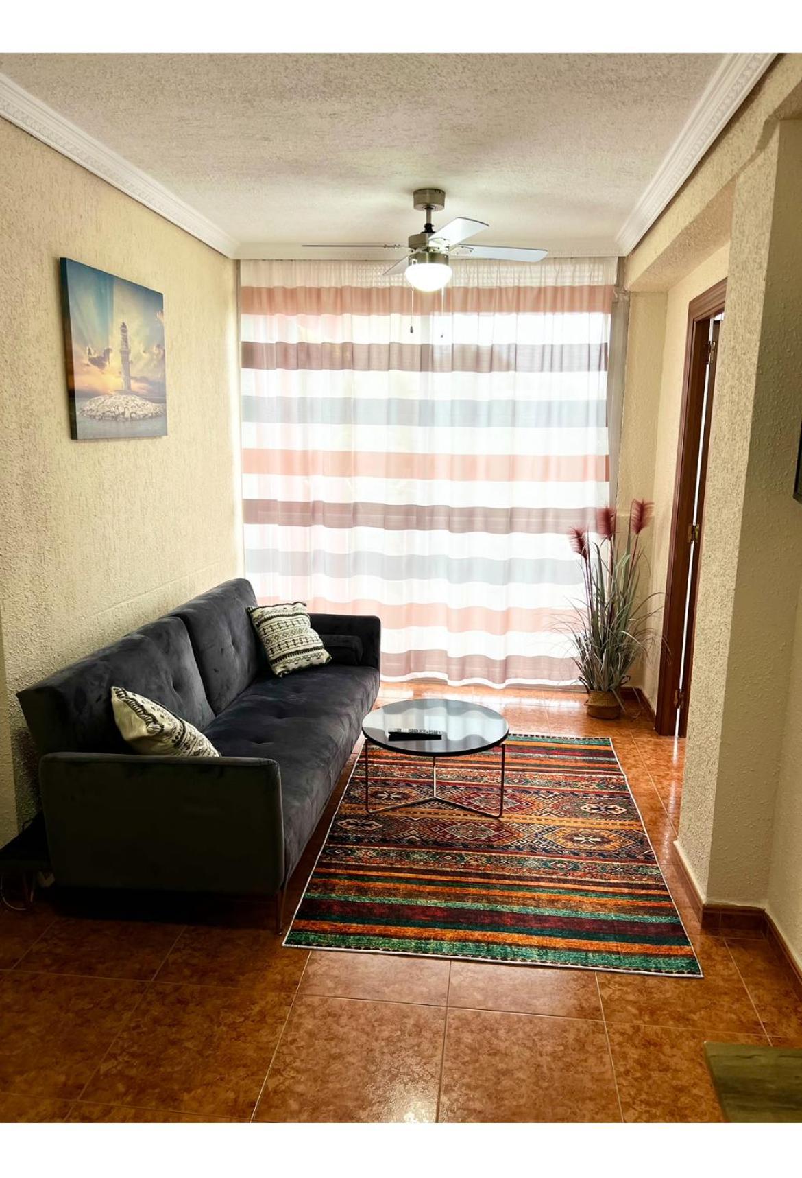 2 Bedroom Levante Apartamento