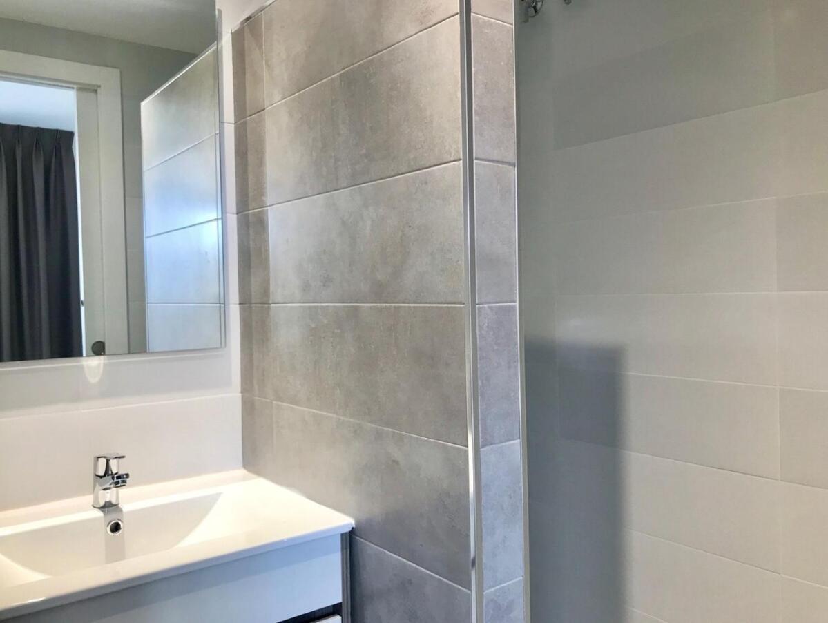 Ensueno 1a Linea Playa Poniente 6 Pax Parking Wifi Y Ac Benidorm
