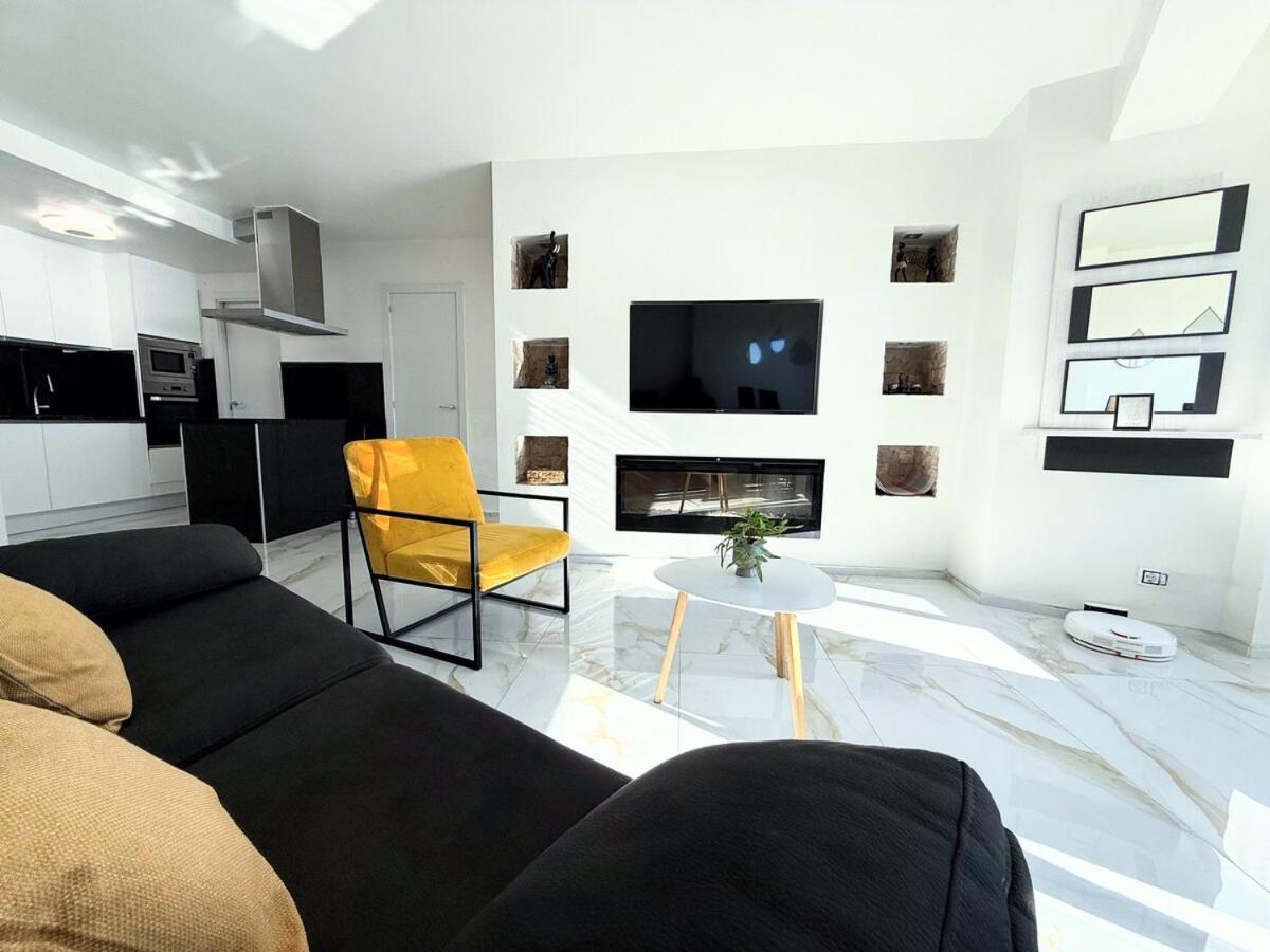 Apartamento Piso Con Vistas Al Mar Y Plaza De Garaje *