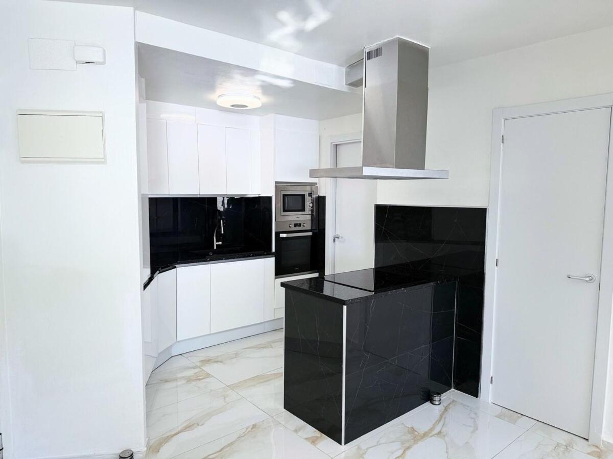 Apartamento Piso Con Vistas Al Mar Y Plaza De Garaje Benidorm