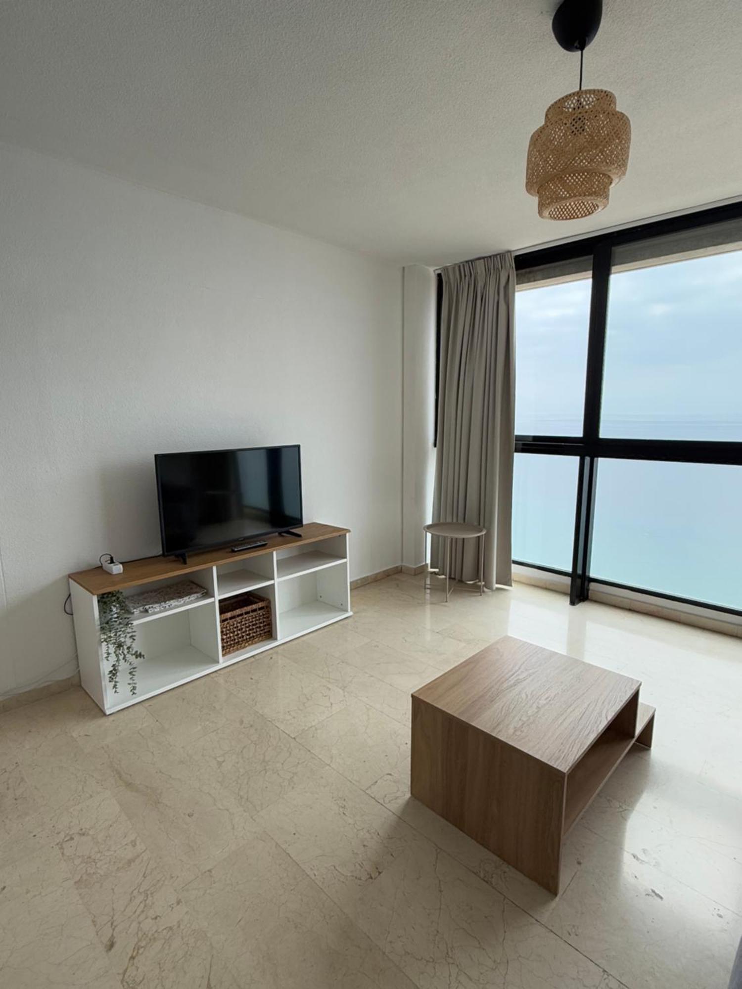 Primera Línea De Playa, Benidorm. Apartamento *