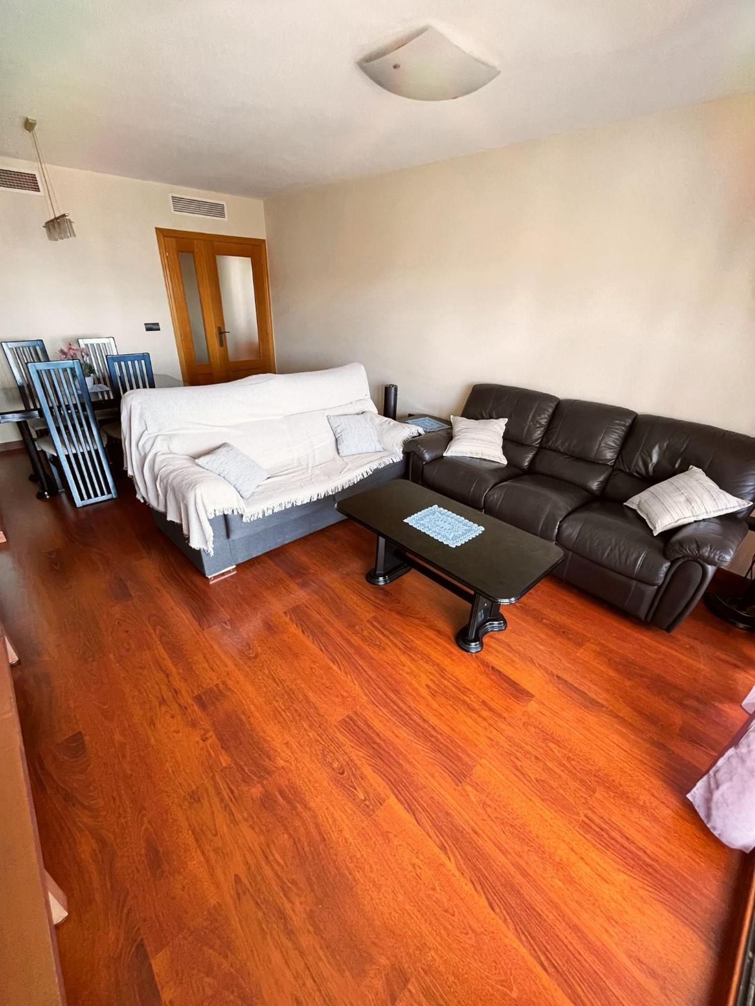 Marinas, Muy Amplio Cerca De Playa Poniente Apartamento