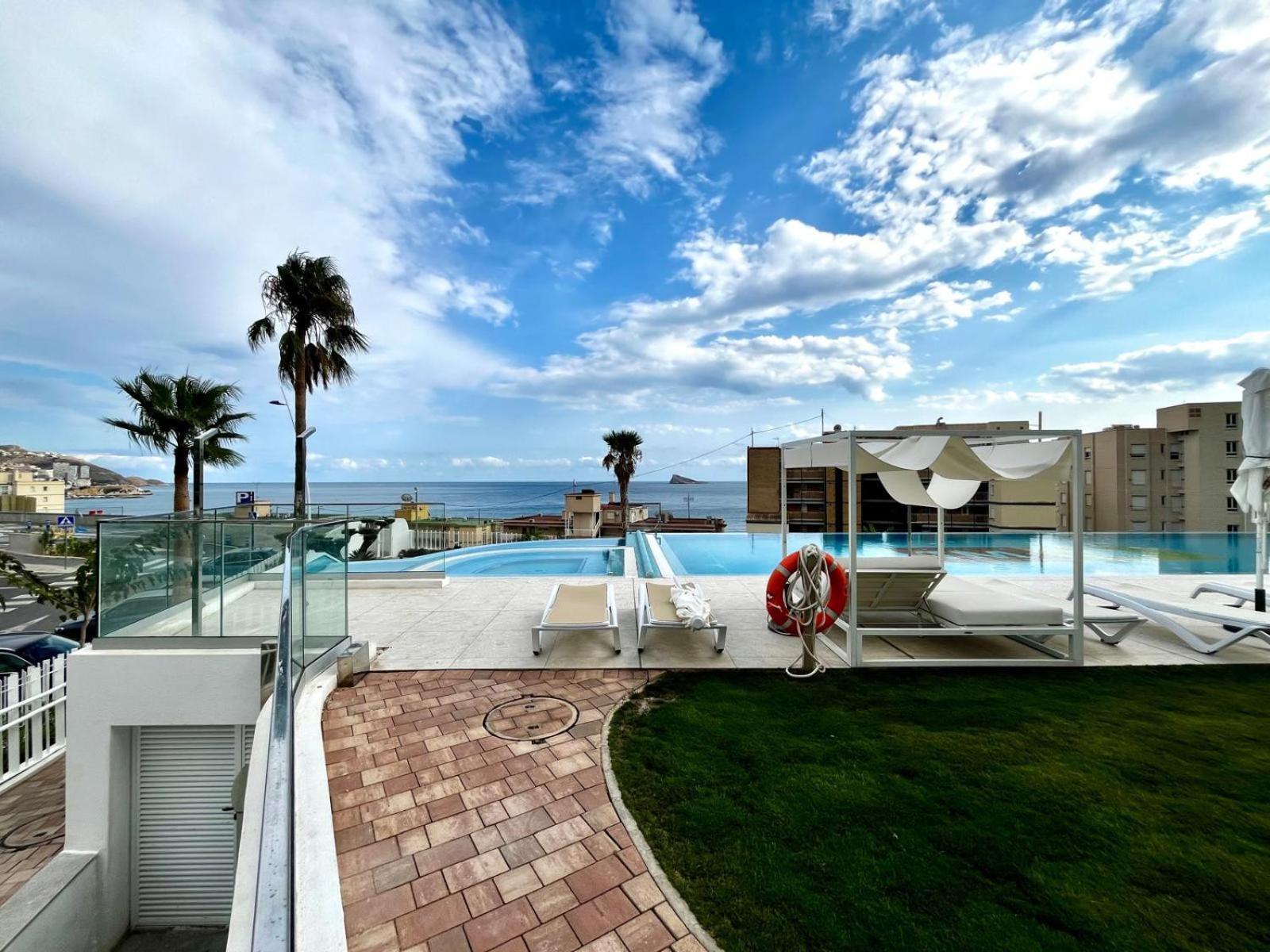 Sunset Cliffs Seasonal Apartamento Benidorm