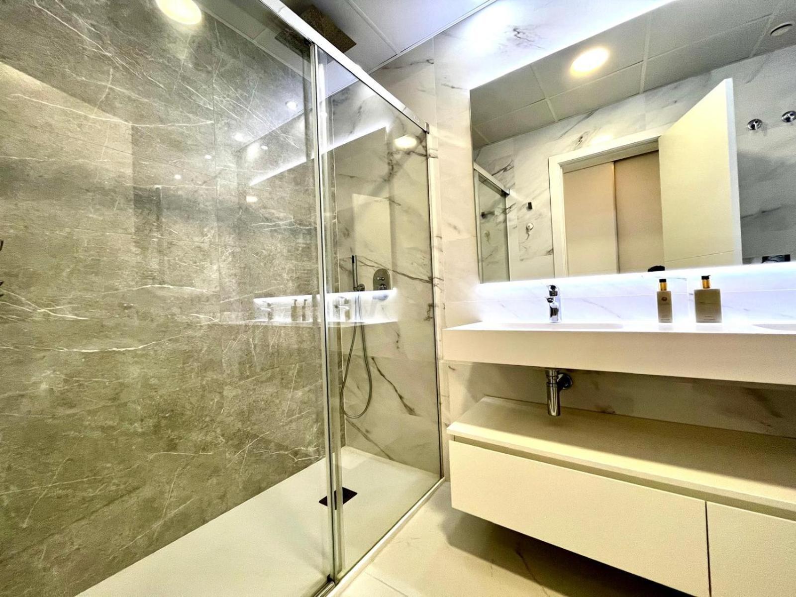 Sunset Cliffs Seasonal Apartamento Benidorm