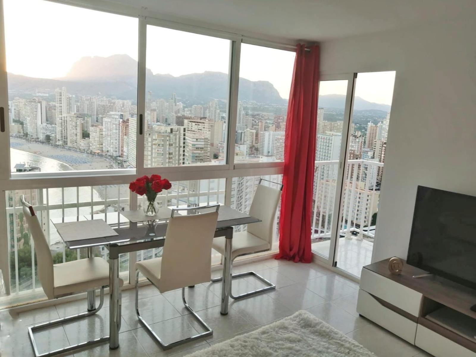 Unico Con Impresionantes Vistas Al Mar Apartamento