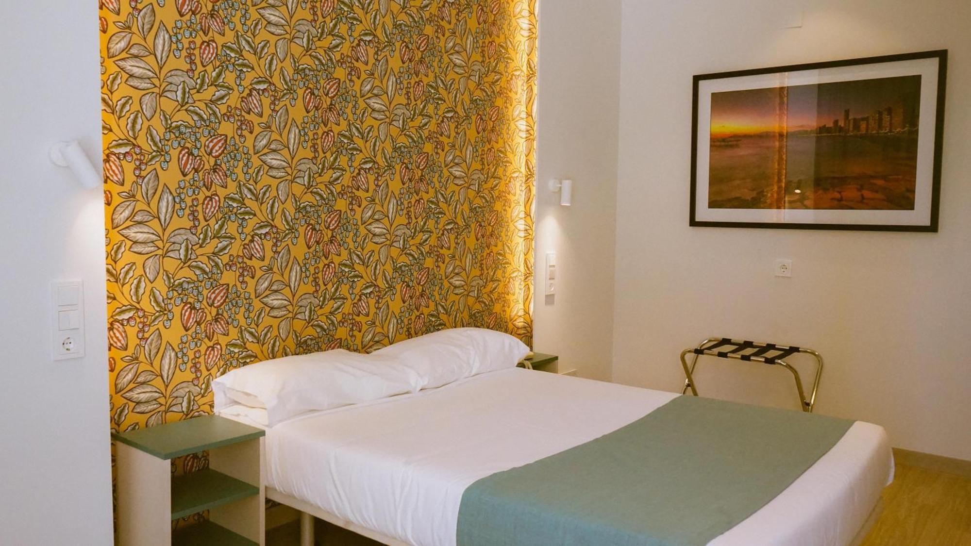 Poseidon Apartahotel 3*