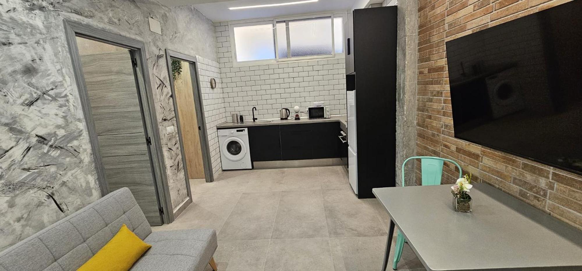 Jl A Apartamento *