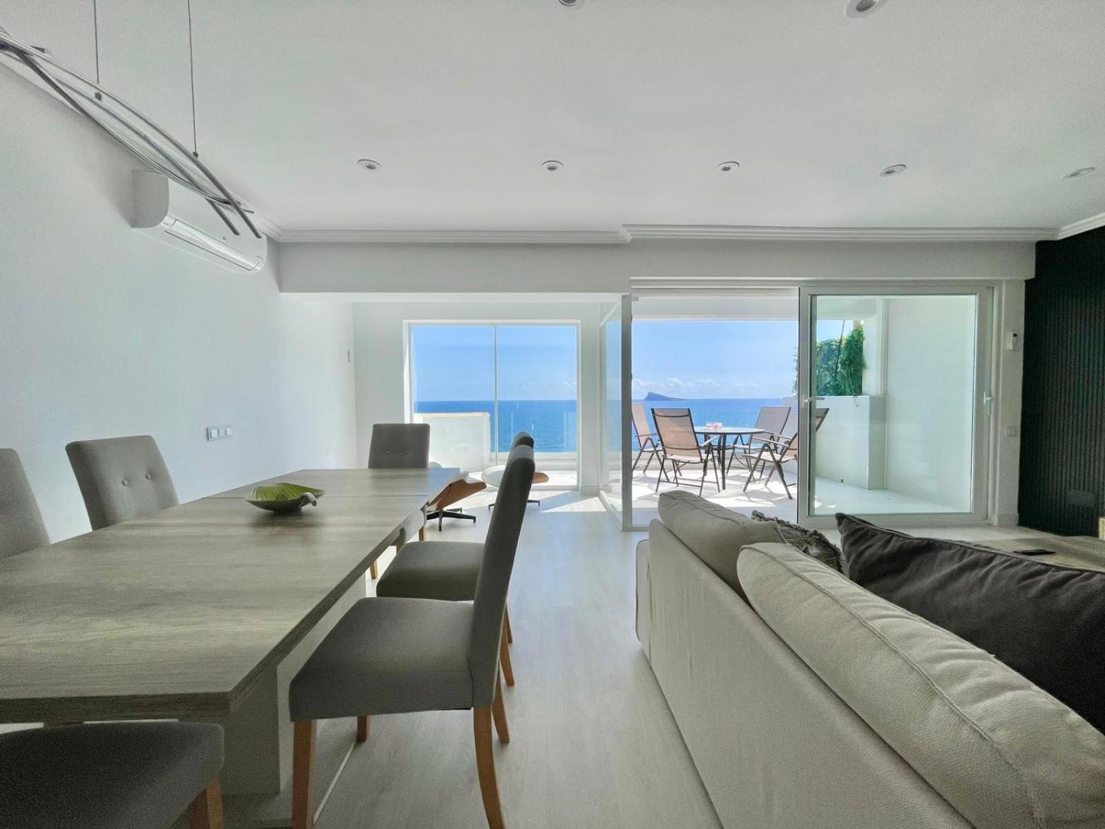 Emalco Seafront Modern Apartamento