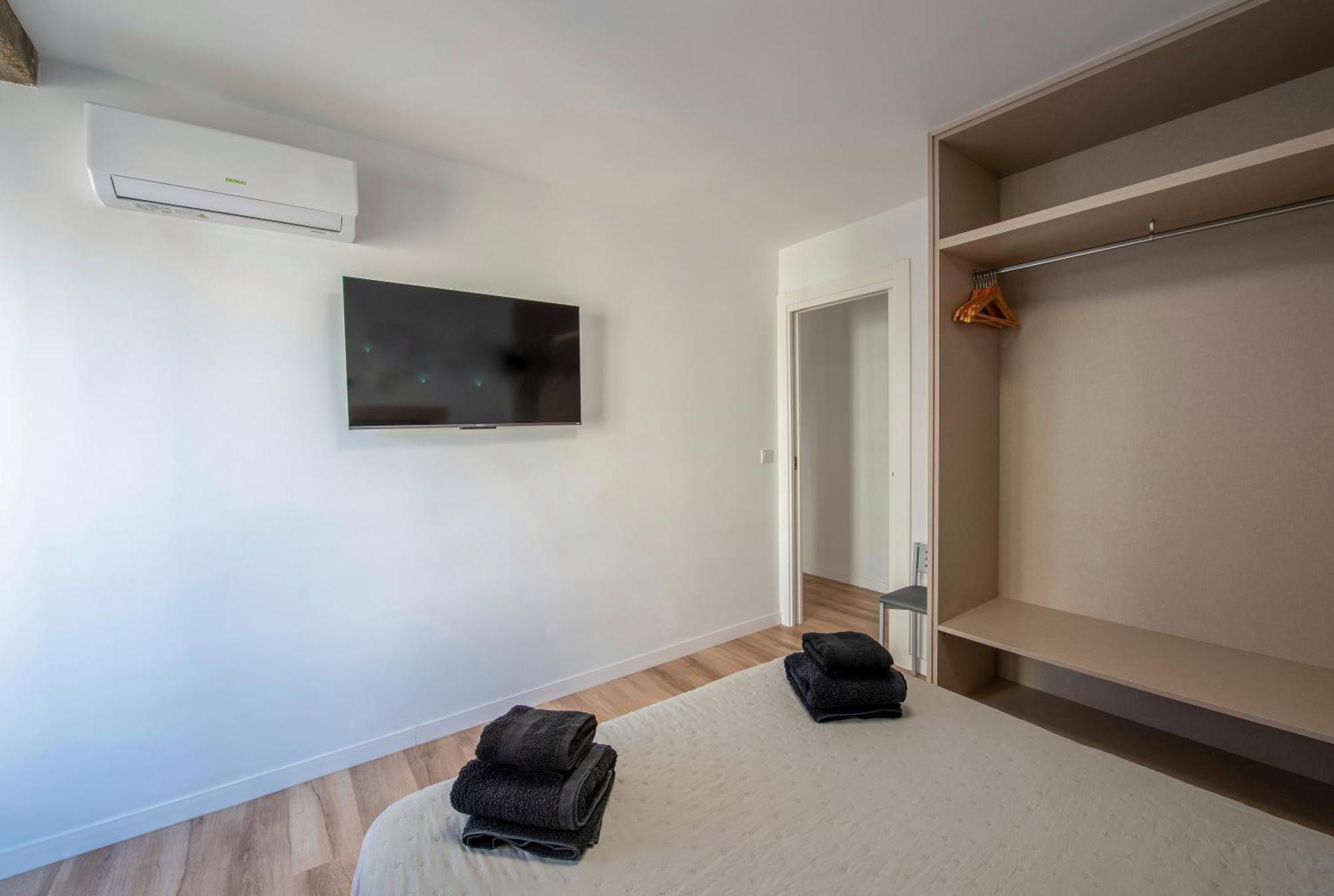 Apartamento Stunning New Apt, 1min, 2br, Parking