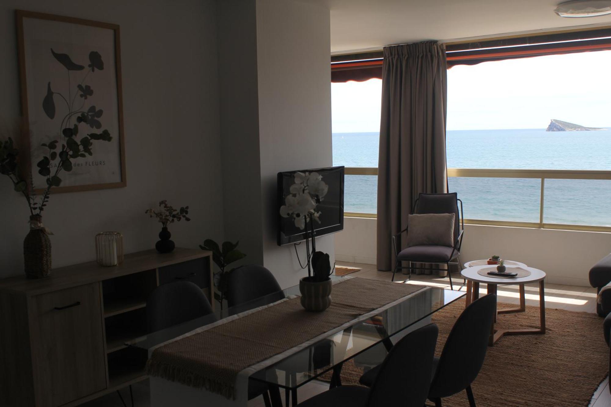 Ensueno 1a Linea Playa Poniente 6 Pax Parking Wifi Y Ac Benidorm