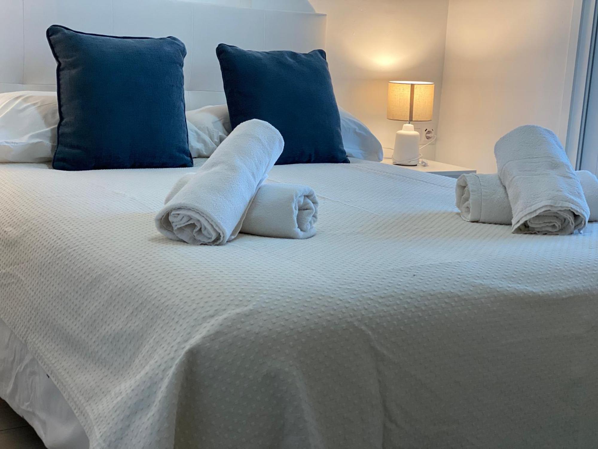 Apartamento Ensueno 1a Linea Playa Poniente 6 Pax Parking Wifi Y Ac Benidorm