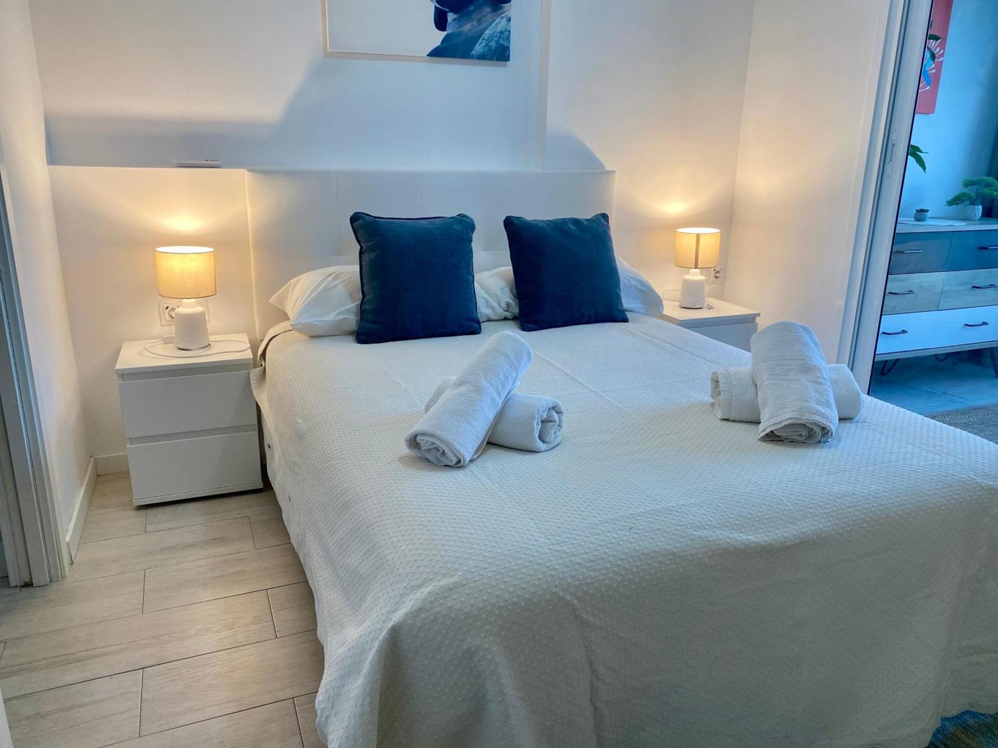Ensueno 1a Linea Playa Poniente 6 Pax Parking Wifi Y Ac Benidorm