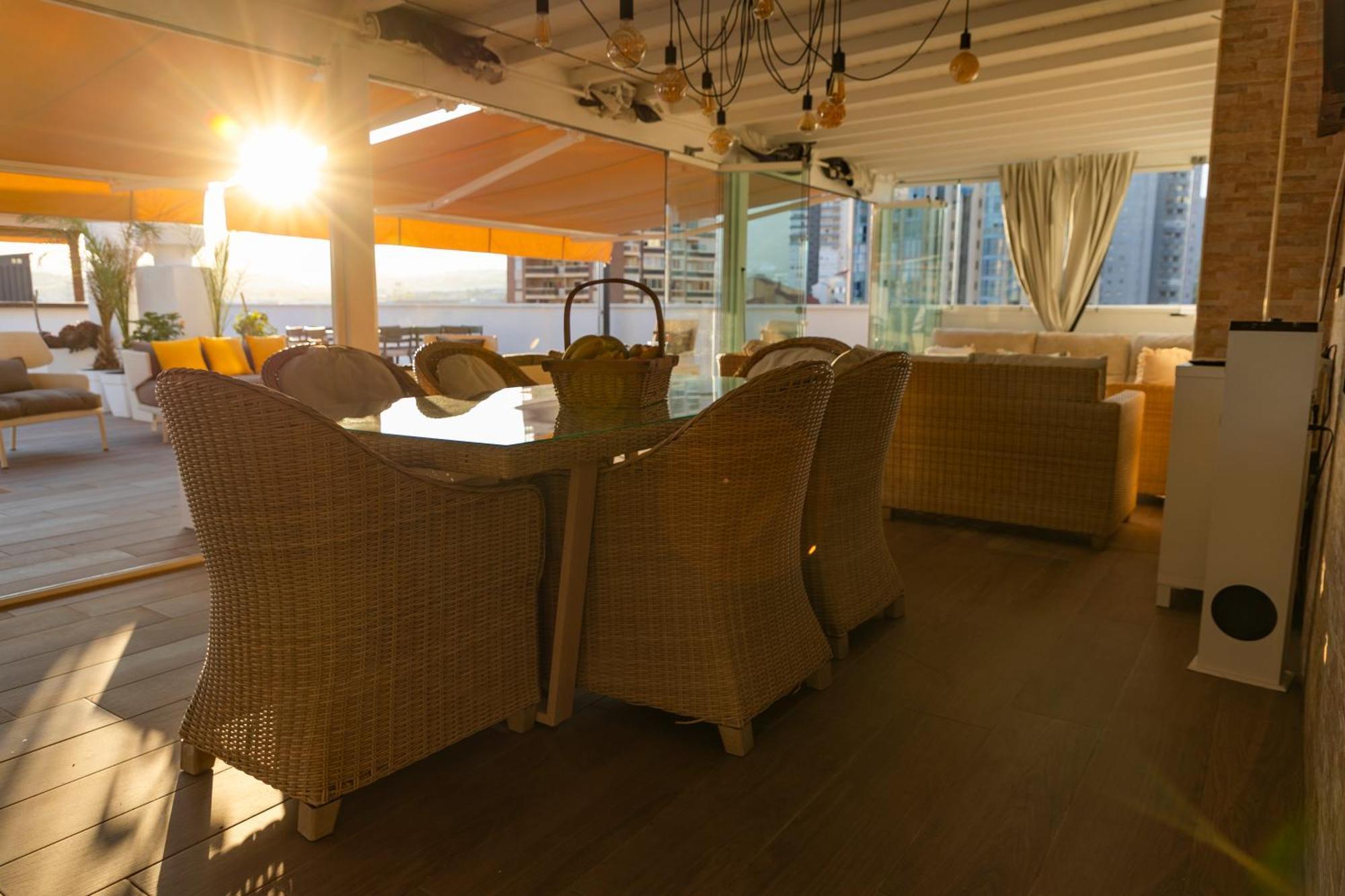 Fantástico ático Con Enorme Terraza Y Chill Out * Benidorm