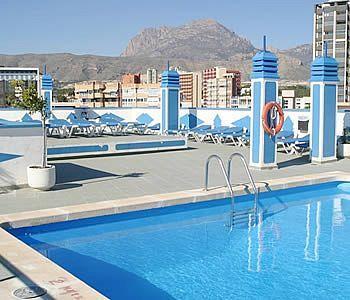 Port Fleming Hotel