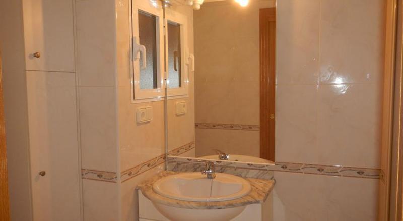 Carabelas Apts
