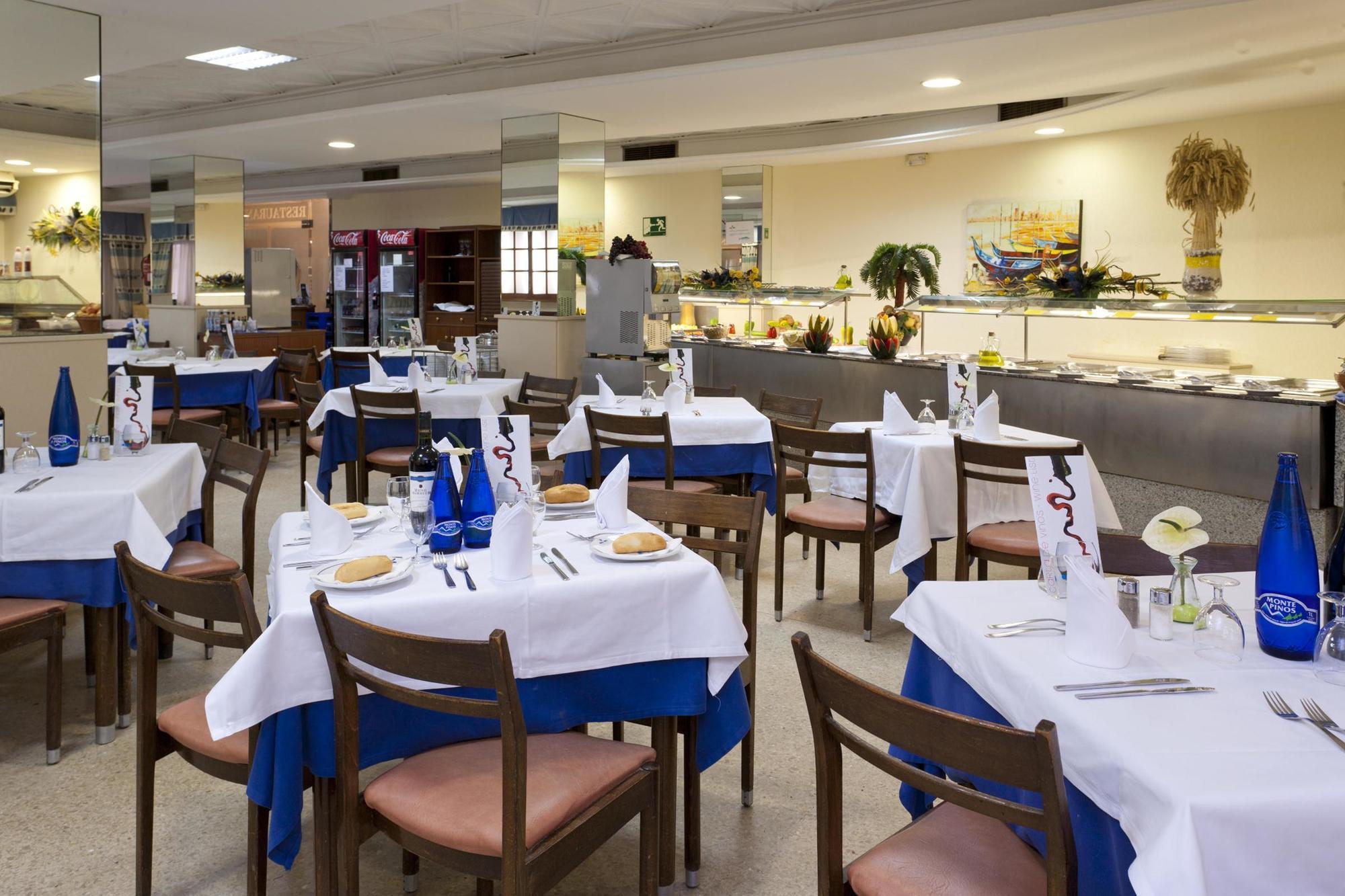 Port Fleming Hotel 2*