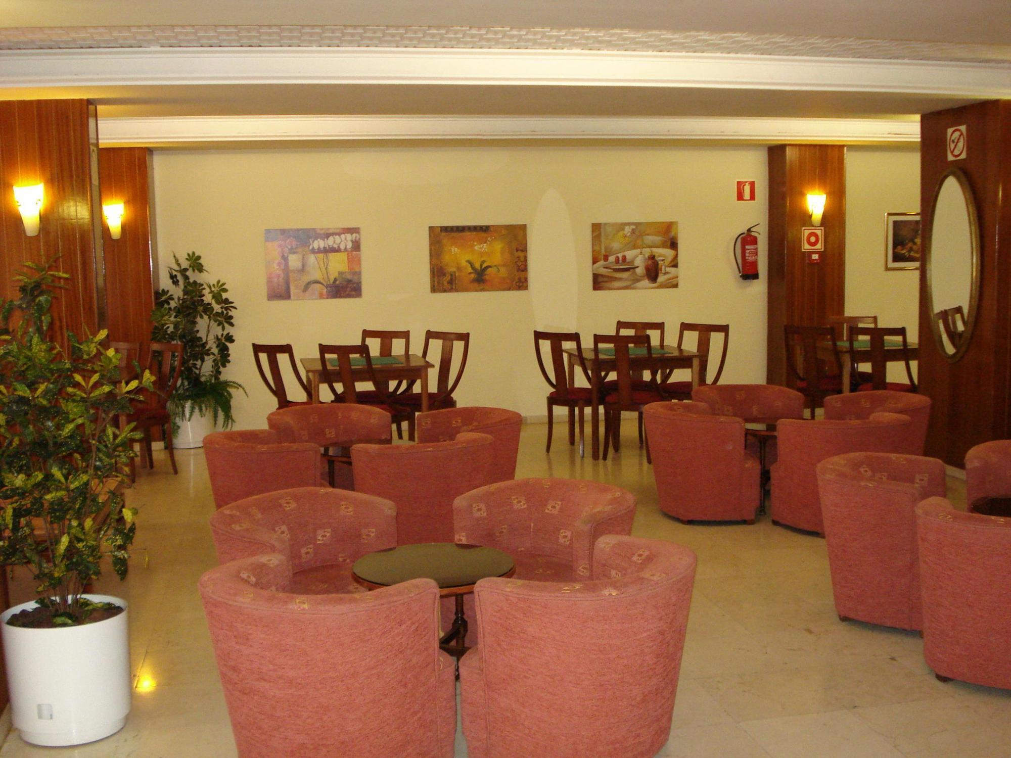 Port Fleming Hotel 2*