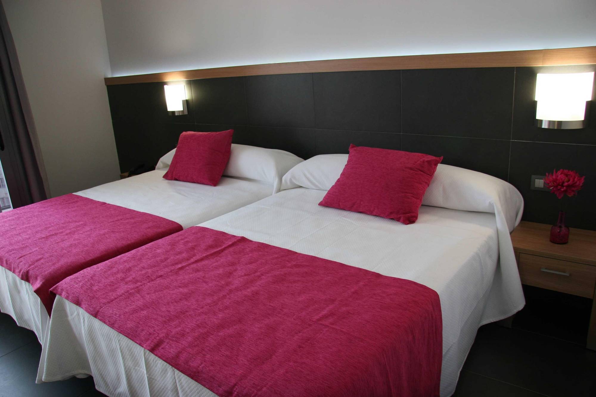 Hotel Flash - Recommended Adults Only 4 Sup