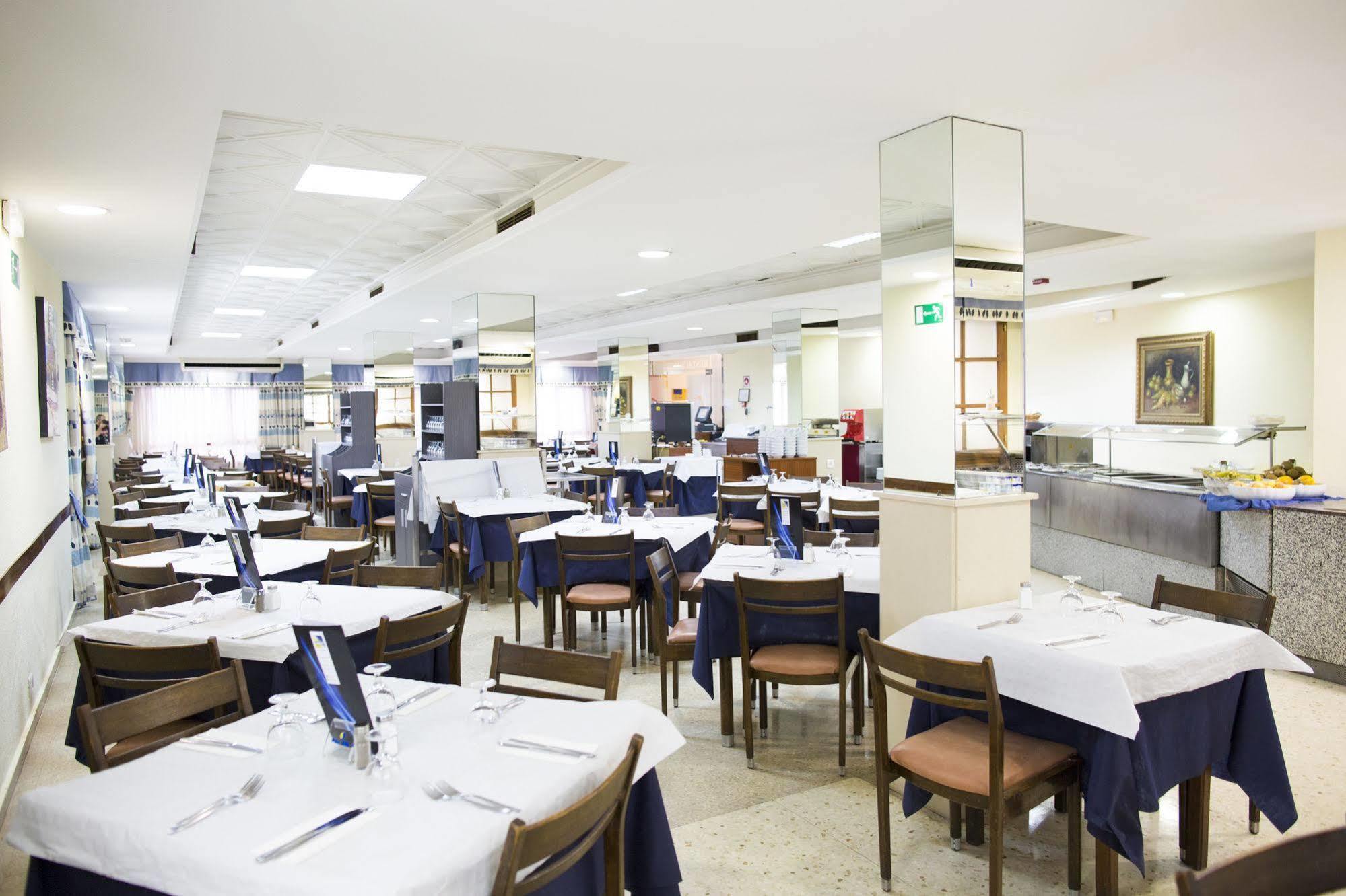 Hotel Port Fleming 2*