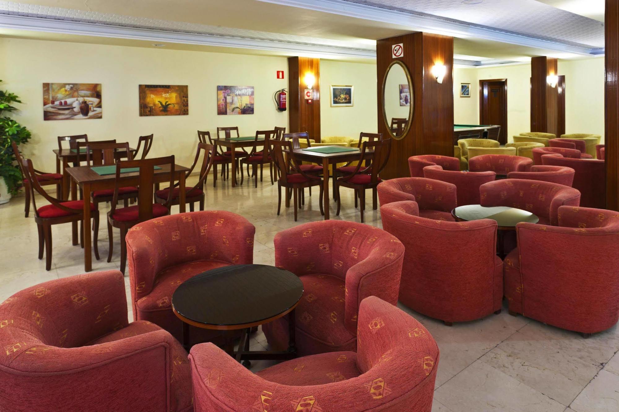 Port Fleming Hotel 2*