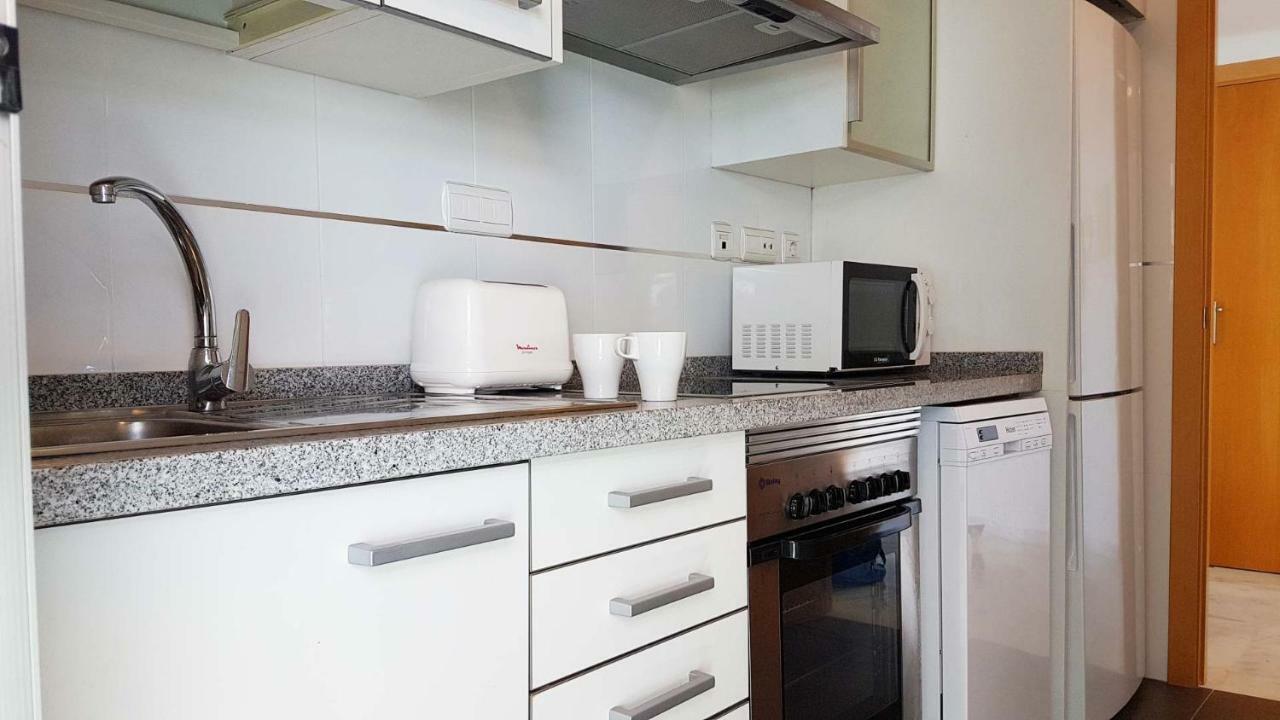 Highrise With Private Terrace & Sea Views - 34th Floor *