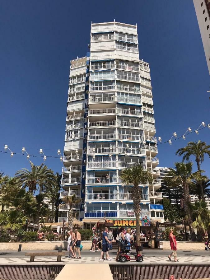 Apartamento Frente Al Mar, Moderno Con Aire Acondicionado, Parking Y Free Wi-fi *