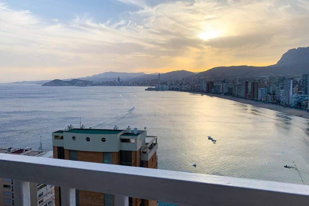 Balcón Al Mediterráneo Y Skyline De * Benidorm