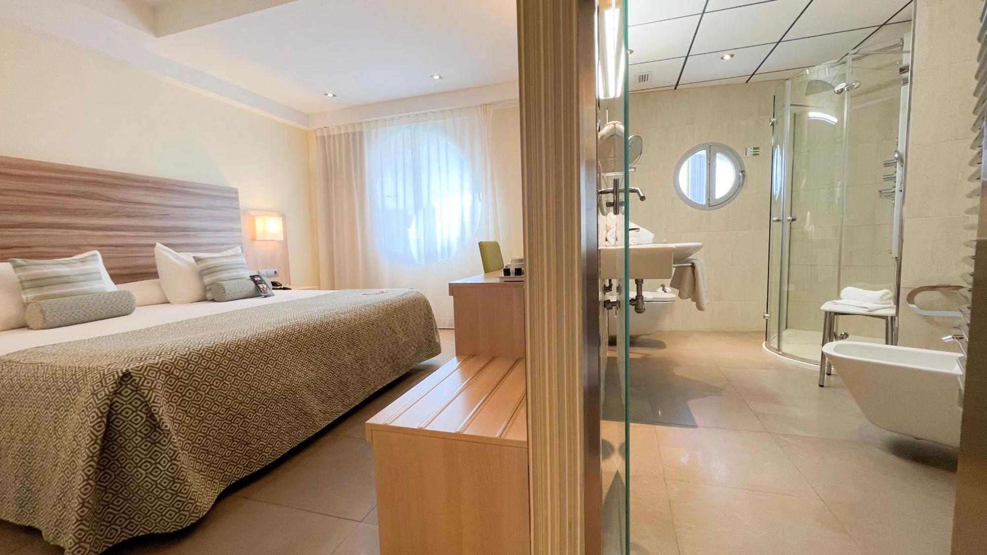 Riviera Beachotel - Adults Recommended