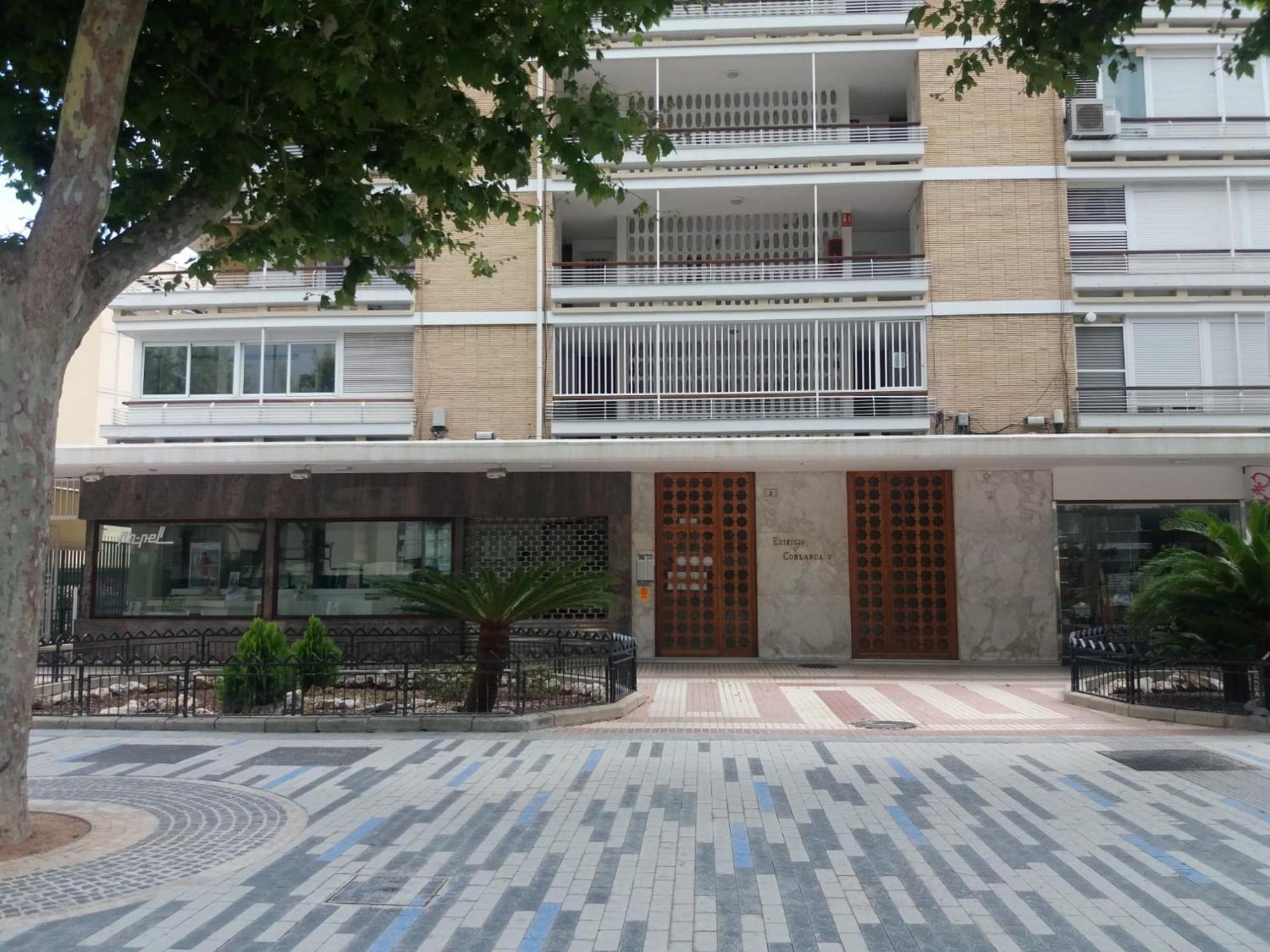 Centro Playa Levante, Coblanca 2, En Plaza Triangular