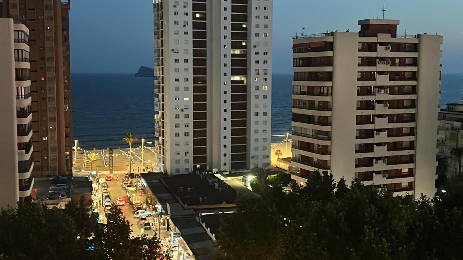 Grosse Mit Grosser Terrasse An Der Costa Blanca - 250 M Vom *