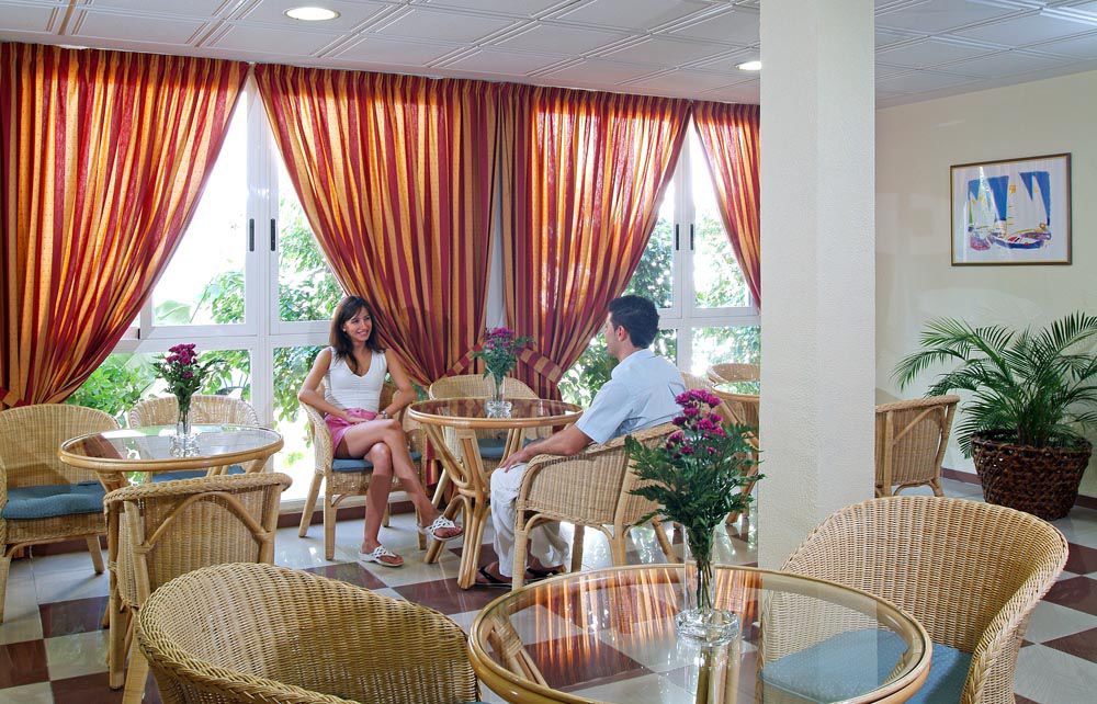 Internacional Hotel 2*