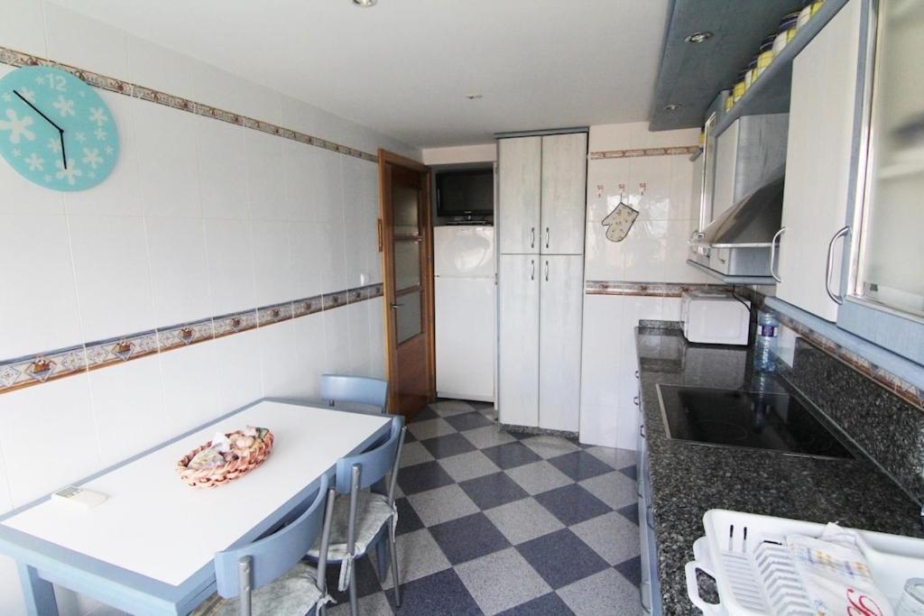 Apartamento Torre Yago, Primera Línea De Playa 6 Personas Apartamento *