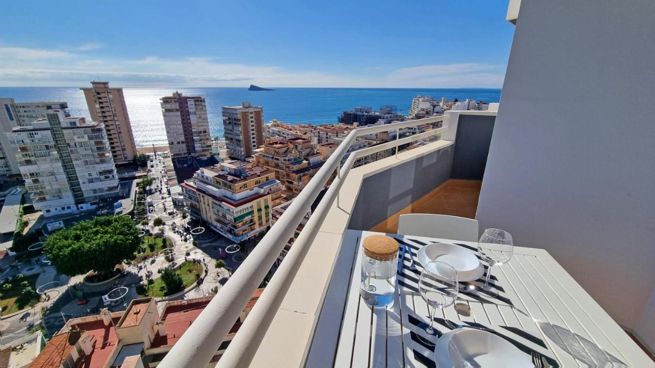 En El Centro De Y Con Vistas Al Mar Apartamento *