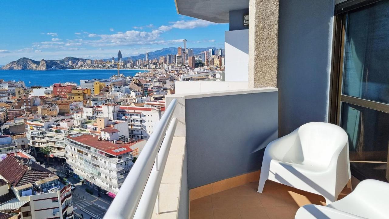 En El Centro De Y Con Vistas Al Mar Apartamento