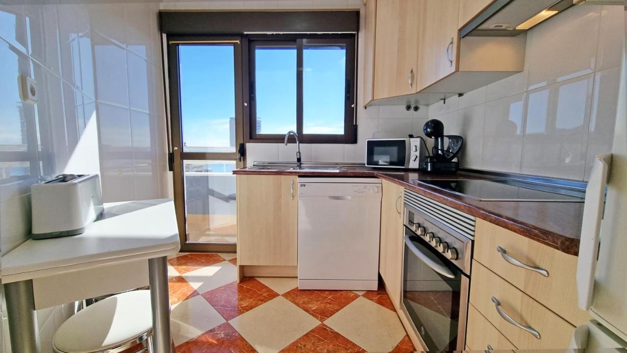 En El Centro De Y Con Vistas Al Mar Apartamento