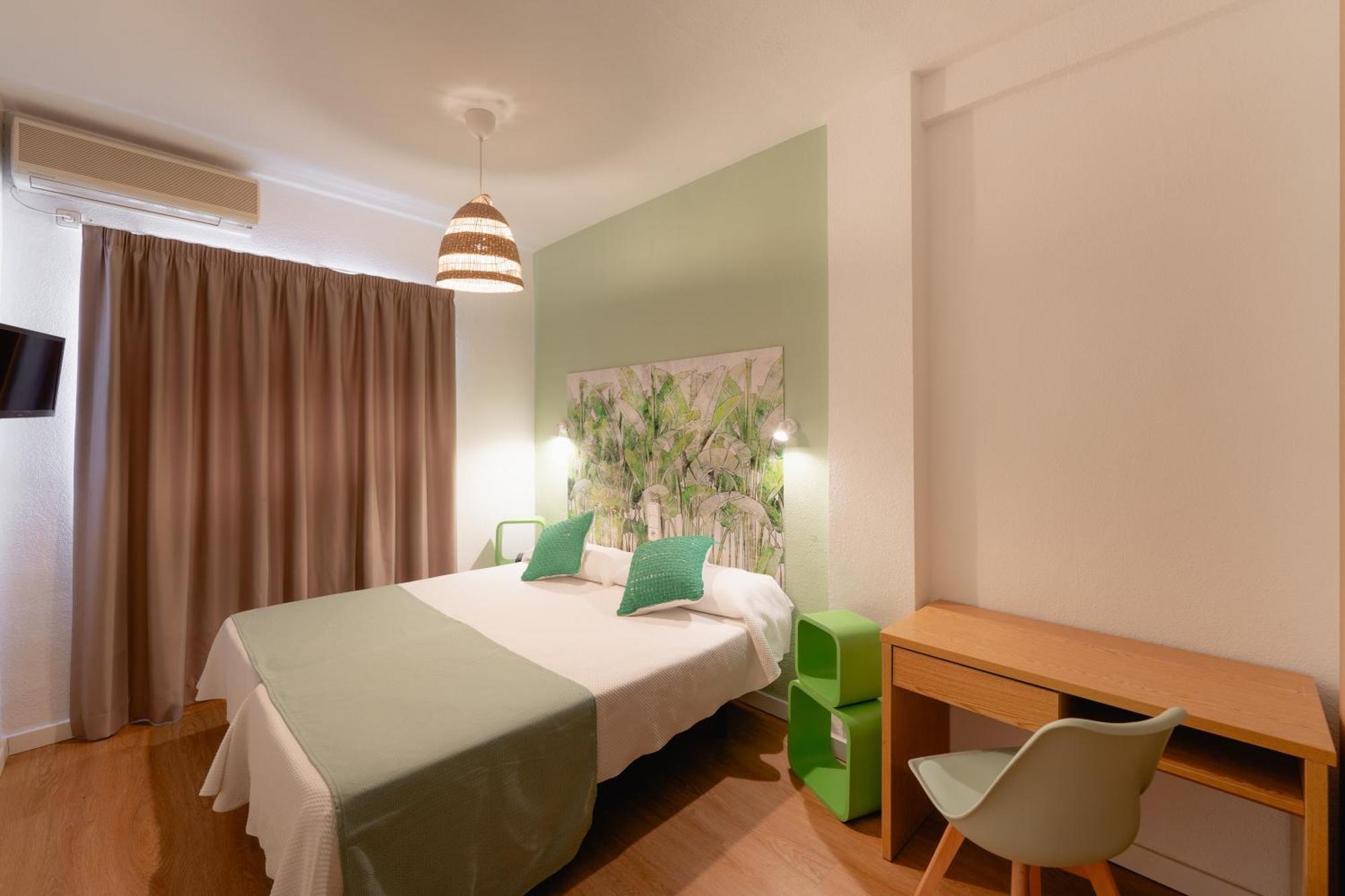 Internacional Hotel 2*