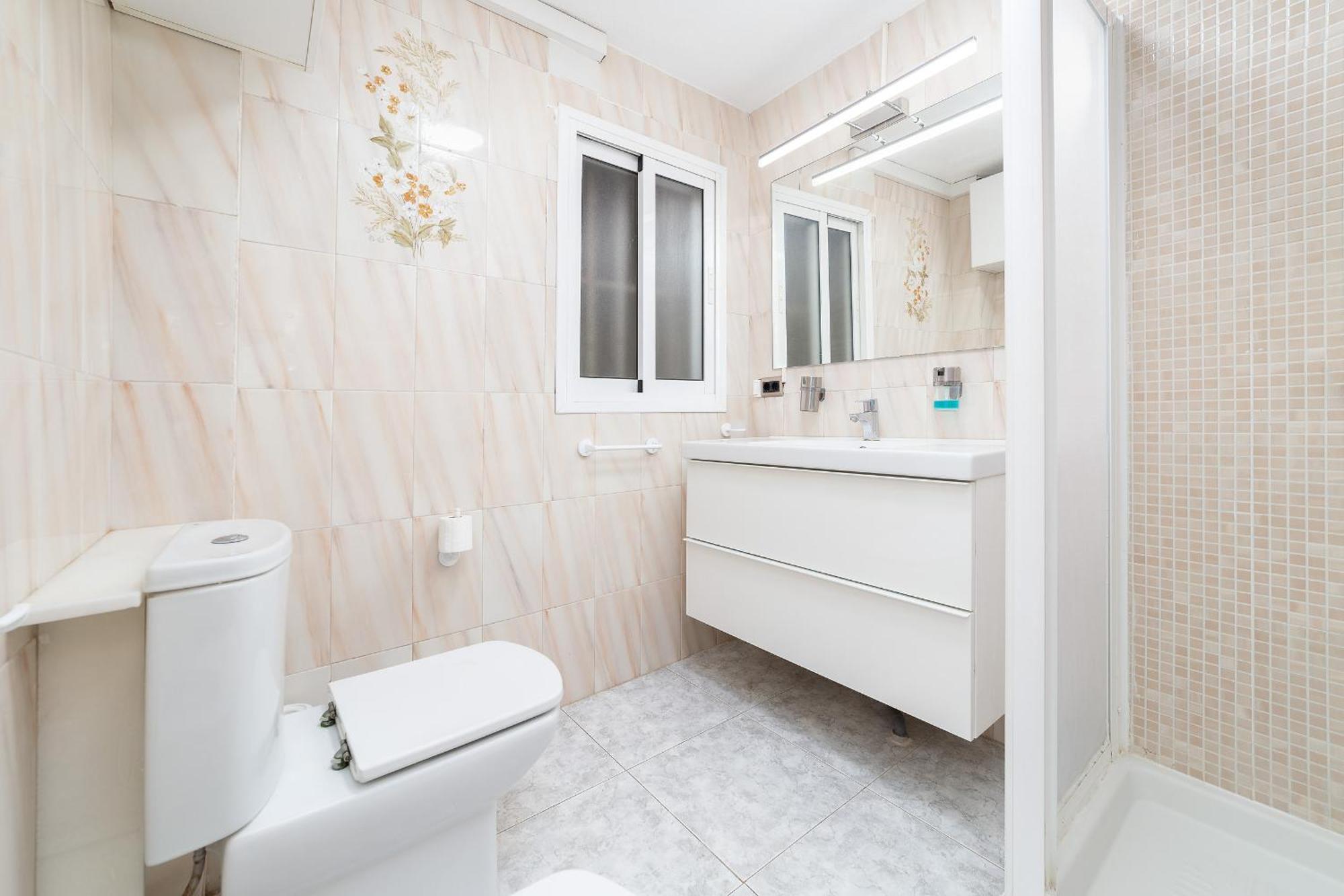 Apartamento Luxury Primerisima Linea Playa Poniente Con 6,5 Mts De Vistas Frontales Al Mar
