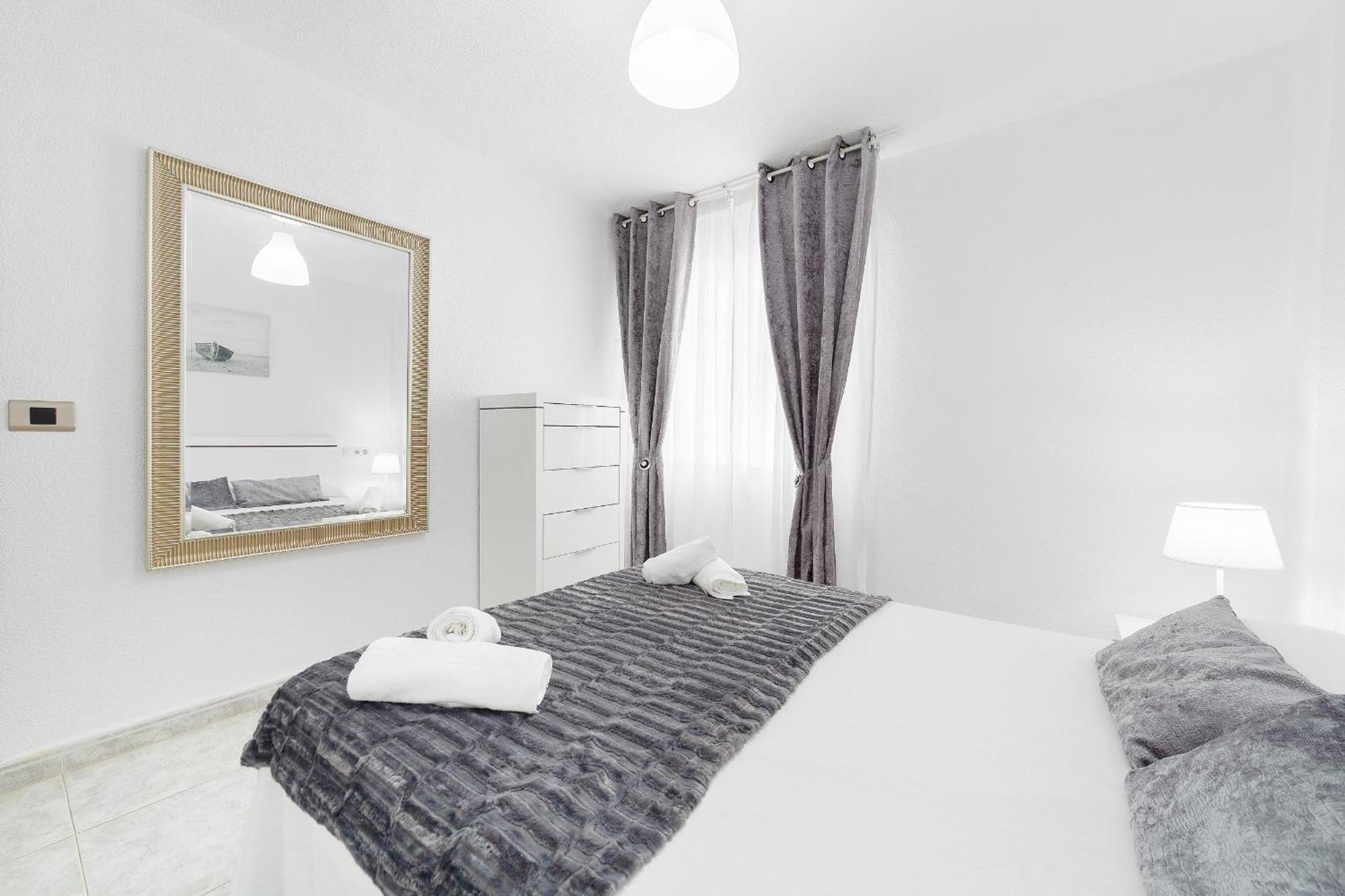 Apartamento Luxury Primerisima Linea Playa Poniente Con 6,5 Mts De Vistas Frontales Al Mar Benidorm