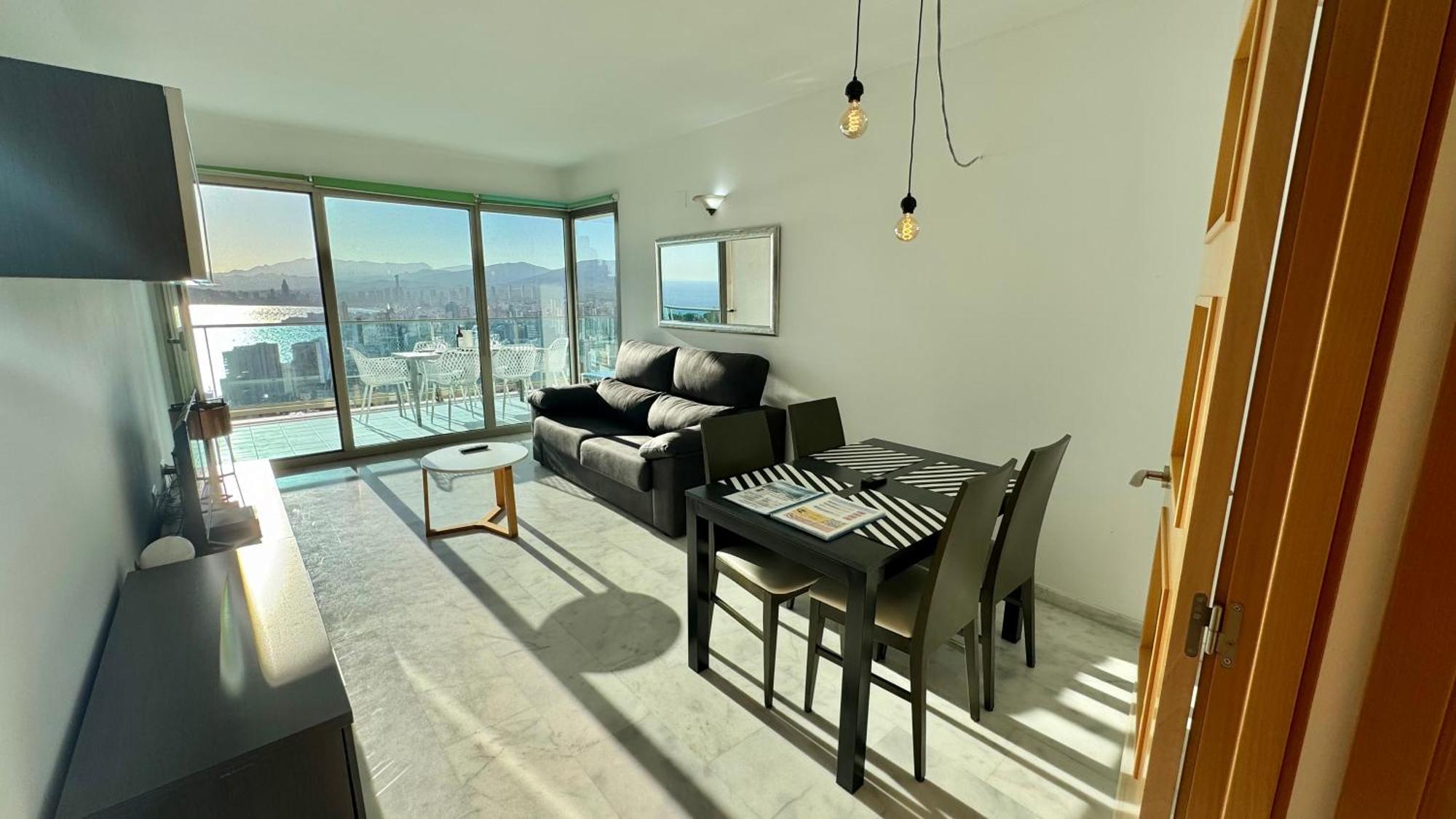Highrise With Stunning Views From Private Balcony 85 *