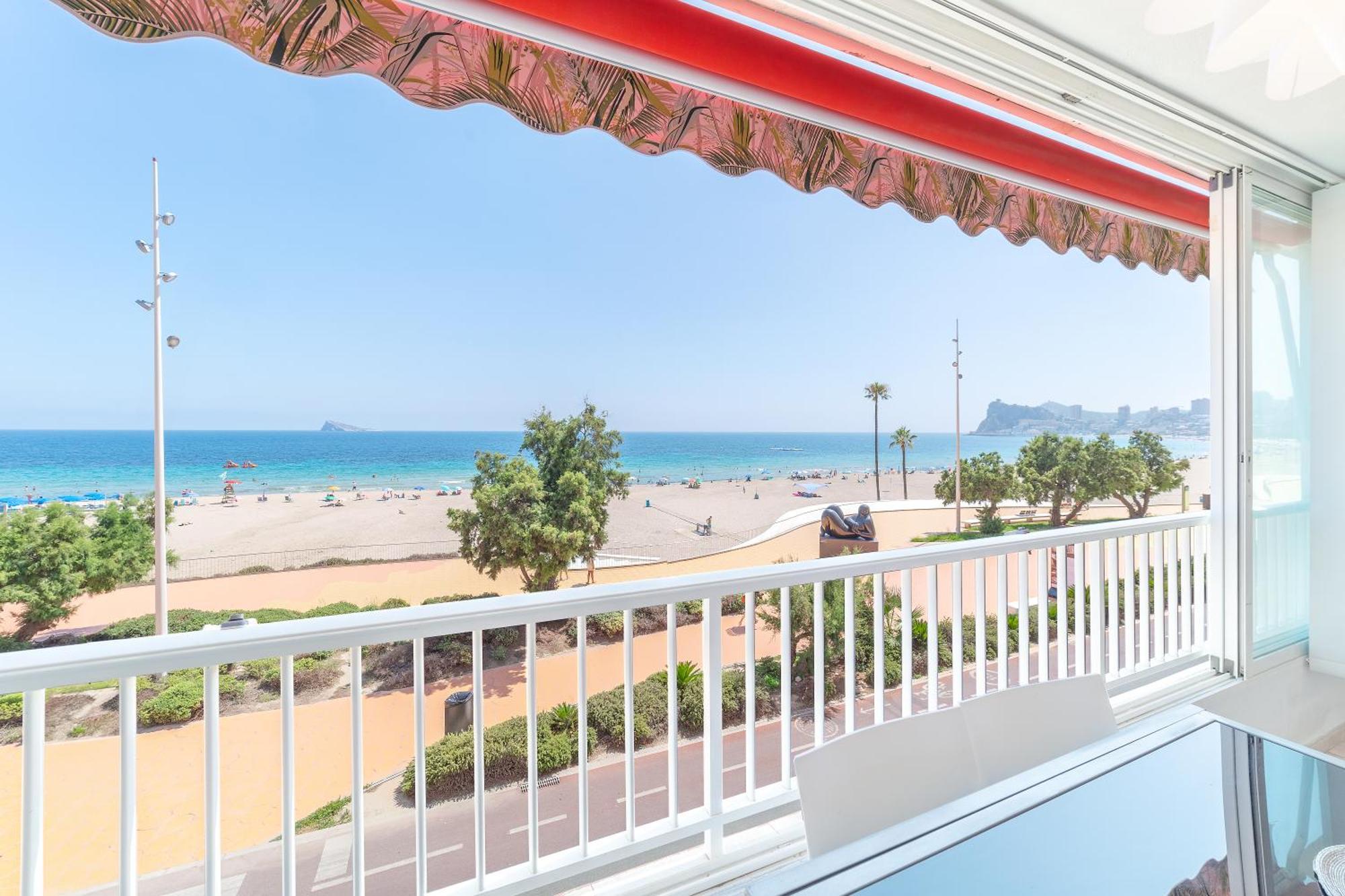 Apartamento Luxury Primerisima Linea Playa Poniente Con 6,5 Mts De Vistas Frontales Al Mar